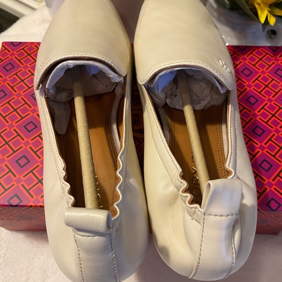 Tory Burch Kira 20MM Elastic Loafer Napa Leather - Picture 7 of 12